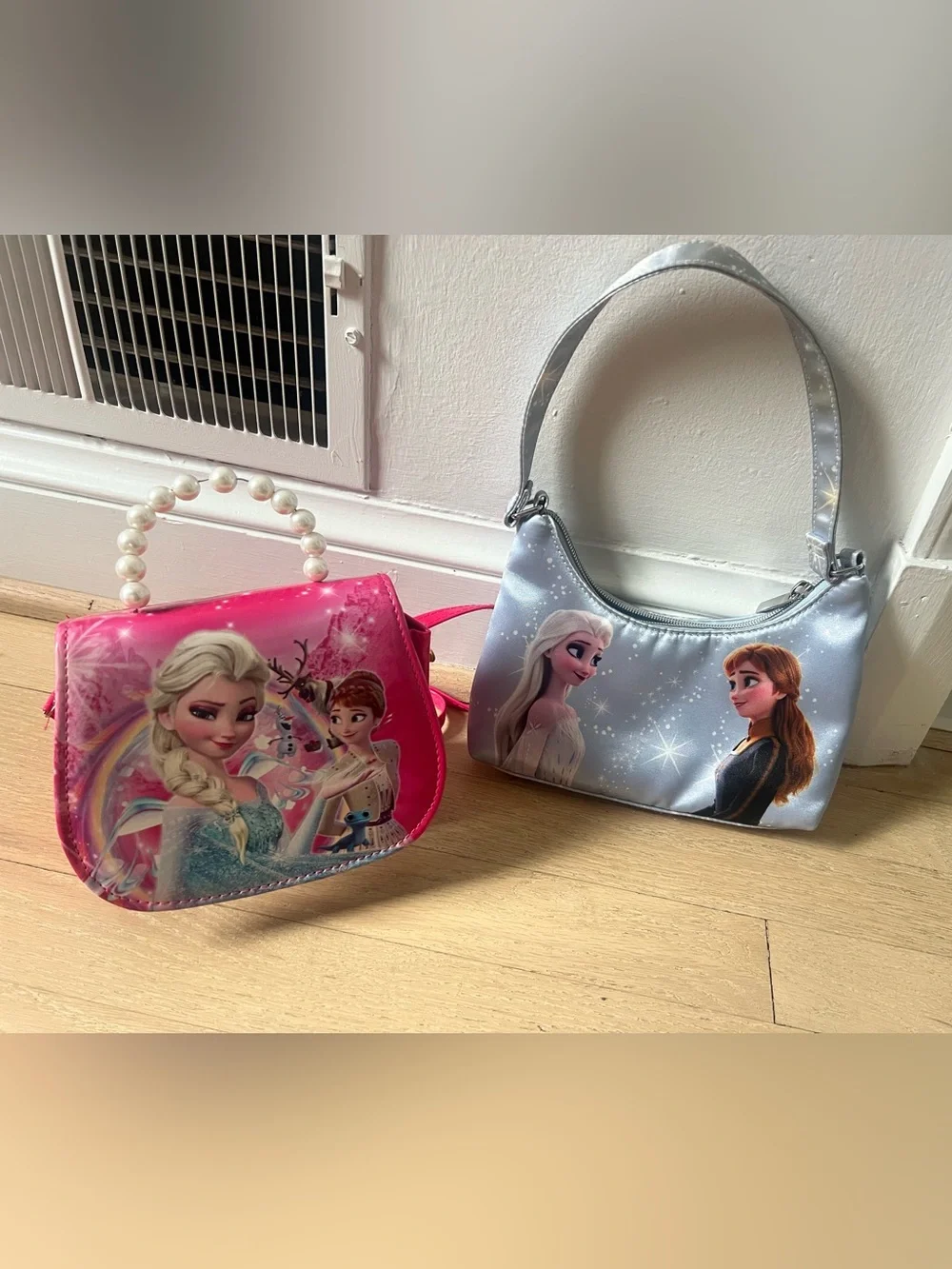 Frozen Elsa & Anna Girls' Shoulder Bag - Silver